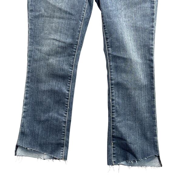 Seven 7 High Rise Step Hem Blue Denim Light Distressed Wash Jeans Women 6 NWT - Picture 3 of 8